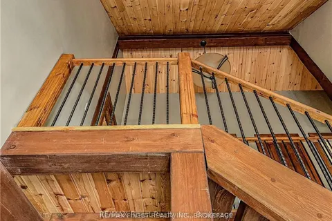 1977 Thorpe Rd, Loyalist, ON K0H 2H0