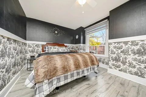 16 Case St, Hamilton, ON L8L 3G7