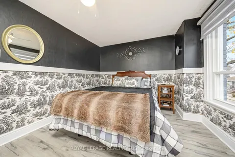 16 Case St, Hamilton, ON L8L 3G7