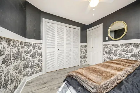 16 Case St, Hamilton, ON L8L 3G7