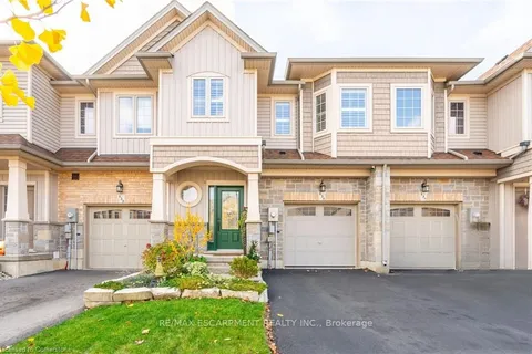 135 Kinsman Dr, Hamilton, ON L0R 1C0