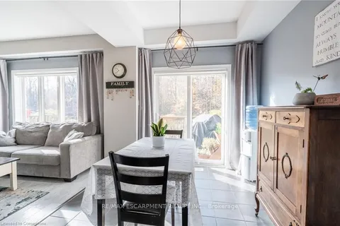 135 Kinsman Dr, Hamilton, ON L0R 1C0
