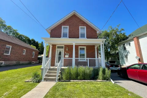 548 Hopkins Ave, Peterborough, ON K9H 2S1