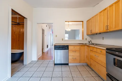 49 Jones St, Hamilton, ON L8R 1X9