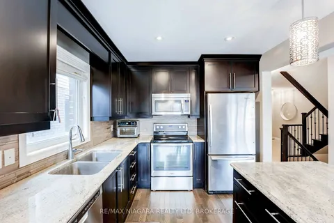 6048 Wiens Blvd, Niagara Falls, ON L2H 0C9