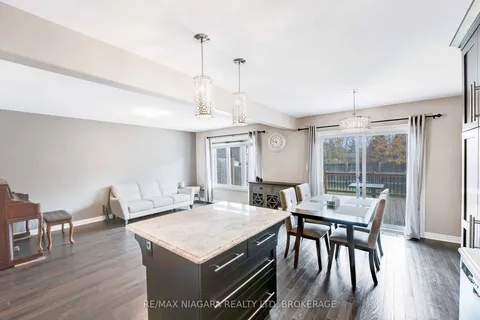 6048 Wiens Blvd, Niagara Falls, ON L2H 0C9