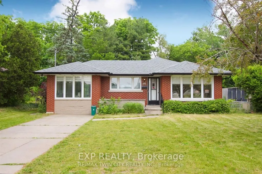 284 Cedar Cres, Cambridge, ON N1S 1X1