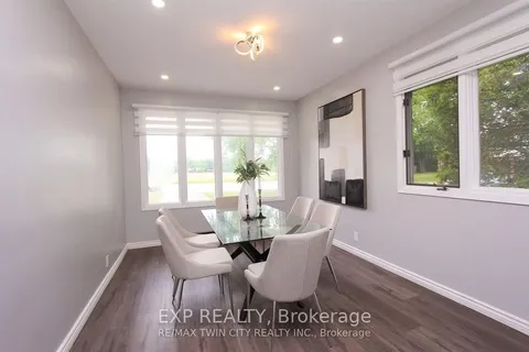 284 Cedar Cres, Cambridge, ON N1S 1X1