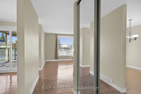 8 Henfield Ave, Barrhaven, ON K2J 1J8