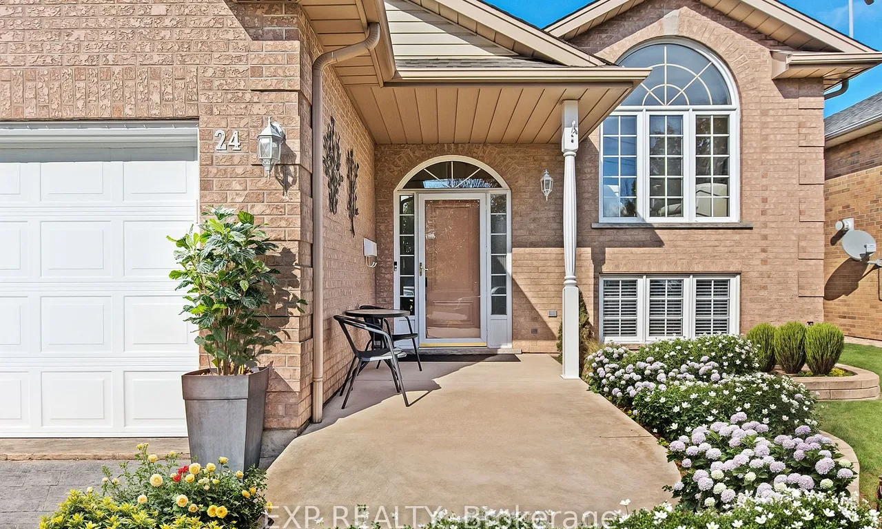 24 Quaker Rd, Welland, ON L3C 7K7