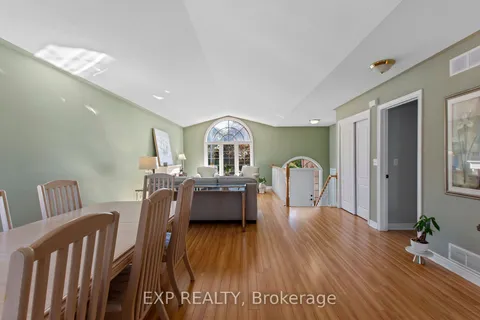 24 Quaker Rd, Welland, ON L3C 7K7