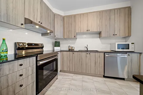 648 CYGNUS St, Barrhaven, ON K2J 7B2