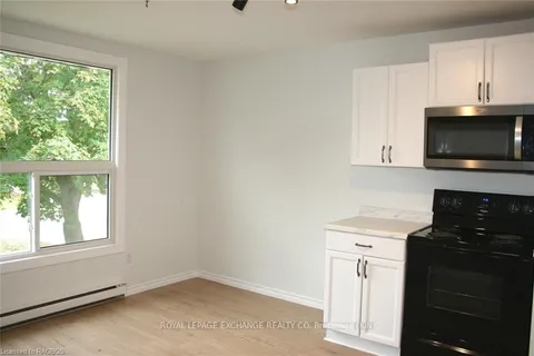 668 PALMATEER Dr, Kincardine, ON N2Z 1R4