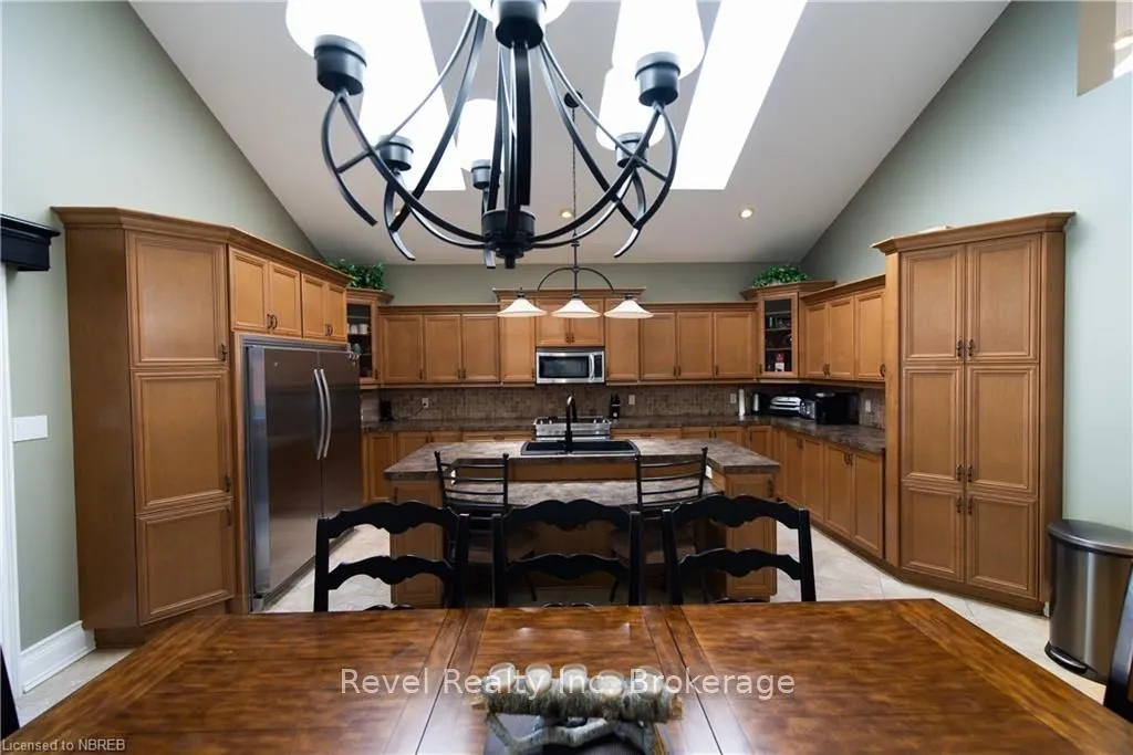 748 COURSOL Road, ON P2B 3J5