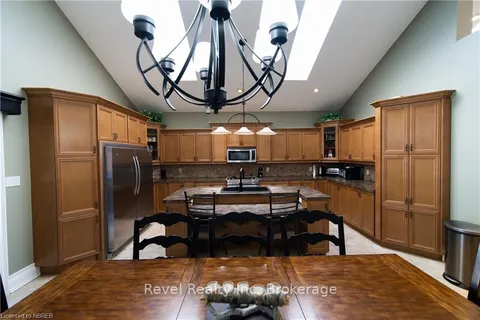 748 COURSOL Road, ON P2B 3J5