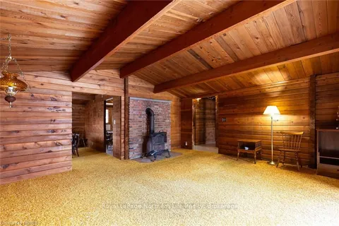 50 BESSERER Rd, North Bay, ON P1B 8G3