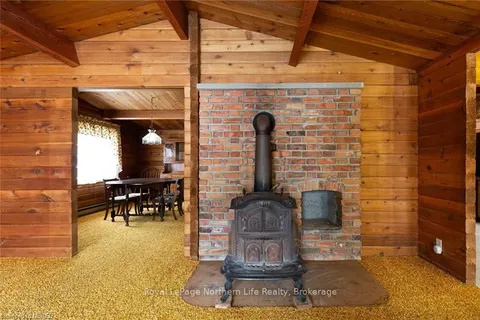 50 BESSERER Rd, North Bay, ON P1B 8G3