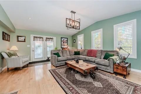 119 BRISTOL St, Guelph, ON N1H 3L8