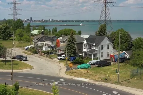 1133 BEACH Blvd, Hamilton, ON L8H 6Z9