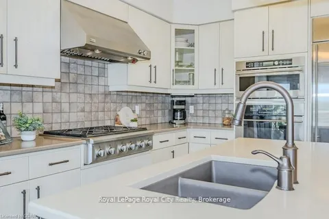 19 SIMMONDS Drive, Guelph, ON N1E 0H4
