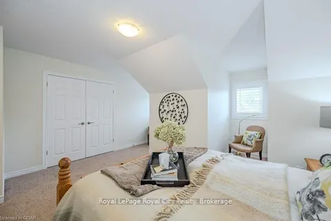 19 SIMMONDS Drive, Guelph, ON N1E 0H4