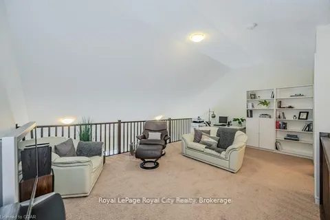 19 SIMMONDS Drive, Guelph, ON N1E 0H4
