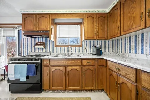 6 HOLLYBERRY Pl, Guelph, ON N1K 1P2