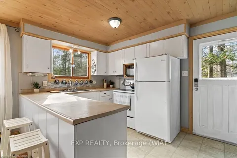 397 MALLORY BEACH Road, South Bruce Peninsula, ON N0H 2T0
