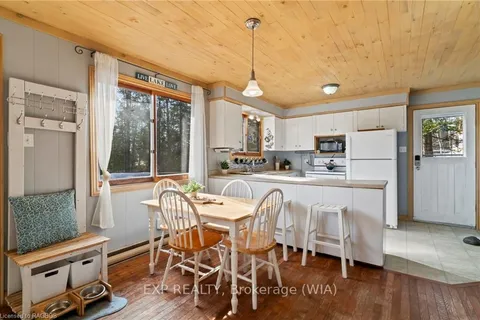 397 MALLORY BEACH Road, South Bruce Peninsula, ON N0H 2T0