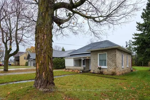 419 SCOTT St, South Bruce Peninsula, ON N0H 2T0