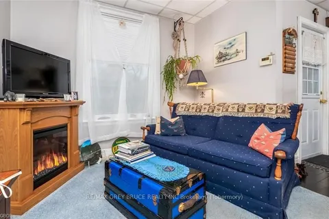 419 SCOTT St, South Bruce Peninsula, ON N0H 2T0
