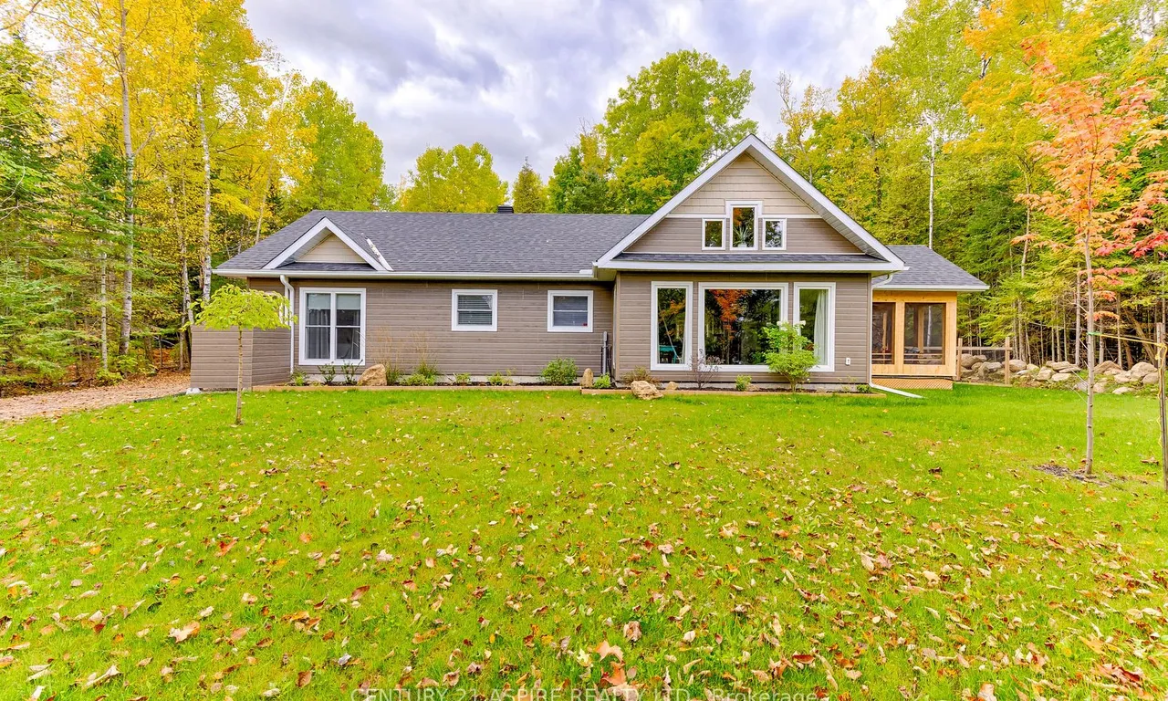 761 Forest Park Rd, Laurentian Valley, ON K8A 6W2