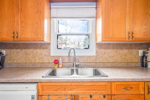 99 Superior St, Brantford, ON N3S 2K7