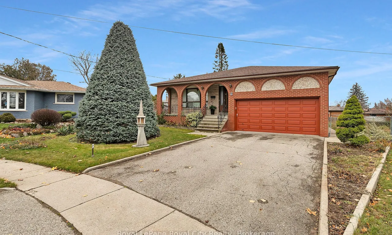 9 Blackbird Cres, Guelph, ON N1E 3K4