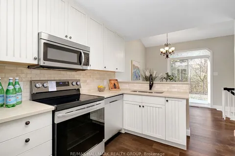 196 Blackdome Cres, Kanata, ON K2T 1A6