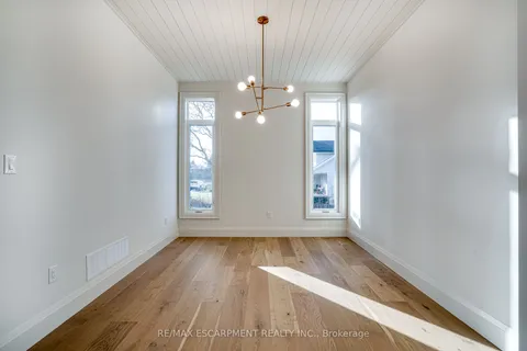 941 Old Mohawk Road, Hamilton, ON L9G 3K9