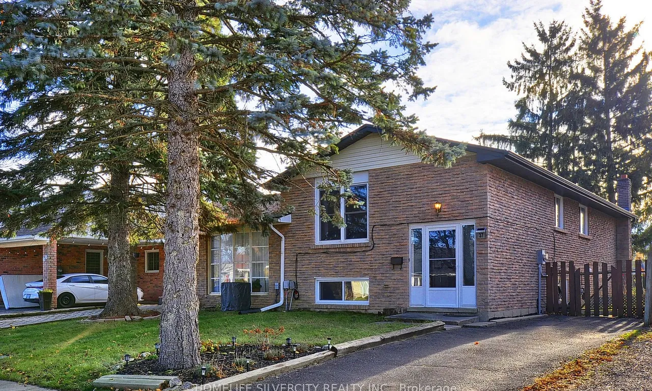 37 Autumn Rd, Brantford, ON N3R 7B1