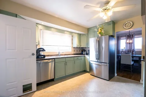 4 Linton Park Rd, Belleville, ON K8N 4K8