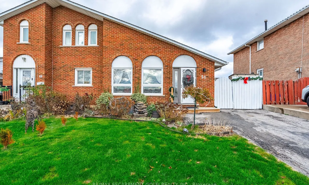 51 LEGGETT Cres, Hamilton, ON L8W 2A5