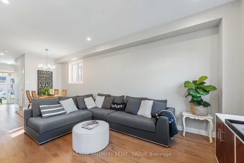 39 GARDENPOST Terr, Orleans - Cumberland and Area, ON K4A 3W4