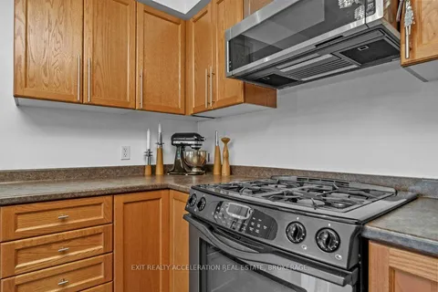 1209 Pixley Pl, Kingston, ON K7M 0A1