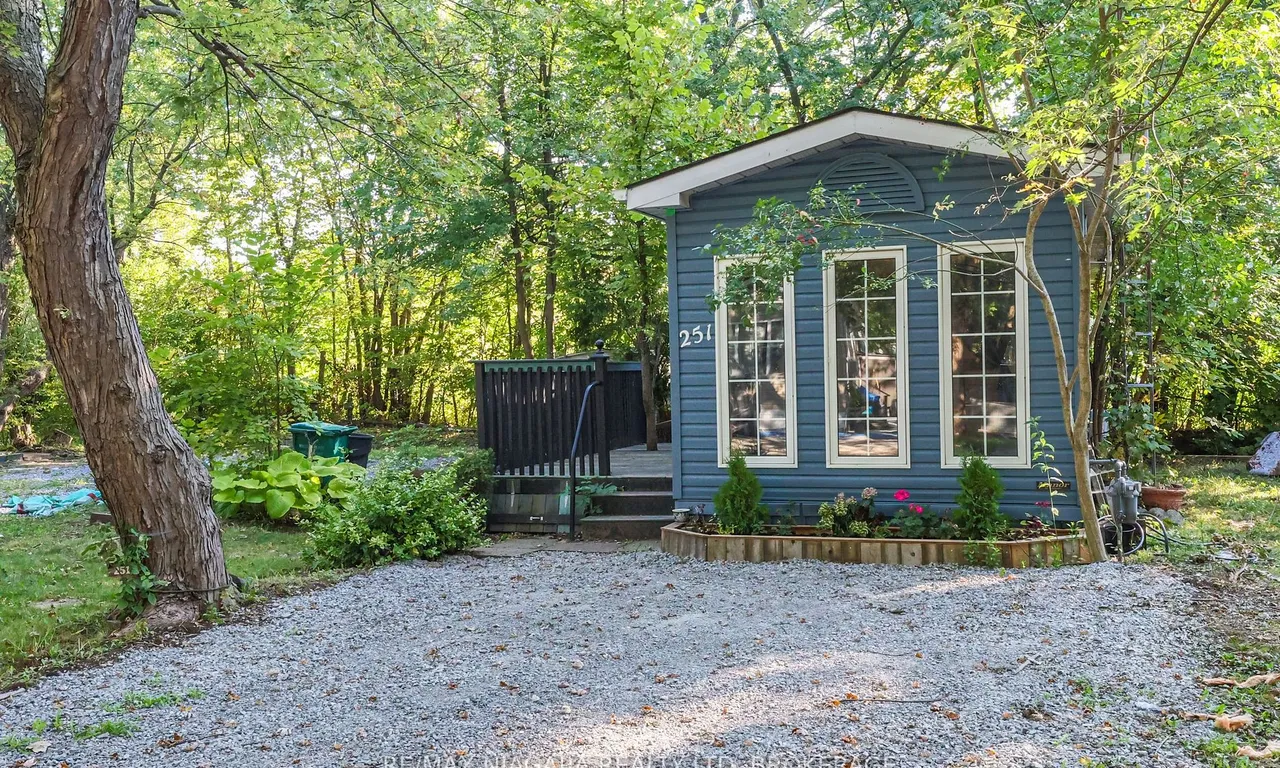 8845 LUNDY`S Lane, Niagara Falls, ON L2H 1H5