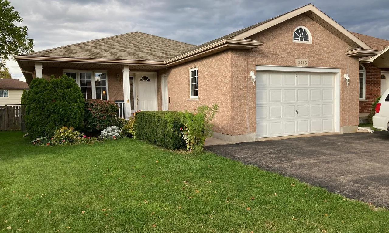 8075 Citation Rd, Niagara Falls, ON L2H 3E5