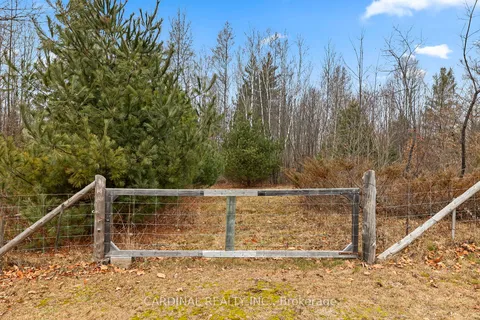 2441 Henderson Rd, Central Frontenac, ON K0H 1B0