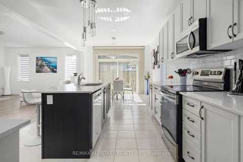 83 Hennessey Cres, Kawartha Lakes, ON K9V 0P4