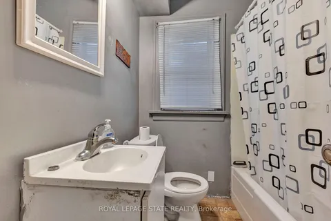 112 Dorothy St, Welland, ON L3B 3V9
