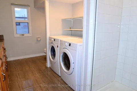 16 James St, Kingston, ON K7K 1Y9