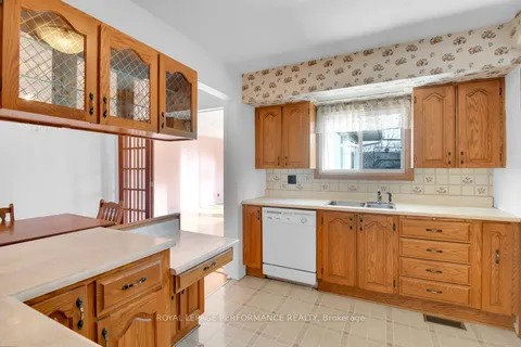 816 Dickens Ave, Elmvale Acres and Area, ON K1G 2X8