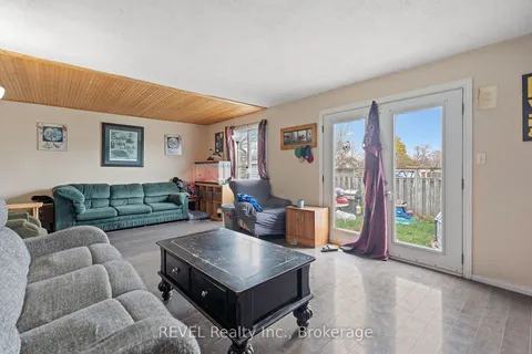 24 Lyndon St, Thorold, ON L2V 3J7