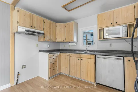 858 Wright St, Welland, ON L3B 2K9